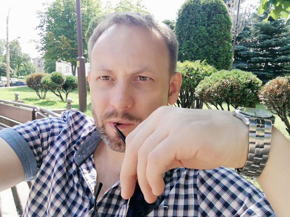  ,   Maksim, 43 ,   