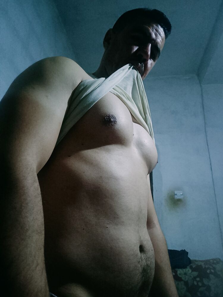  34038414  Abbes, 33 ,    