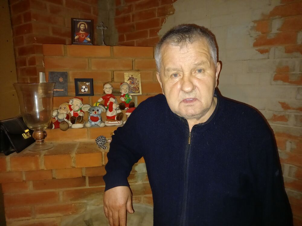  33883504  Jurijs, 67 ,    