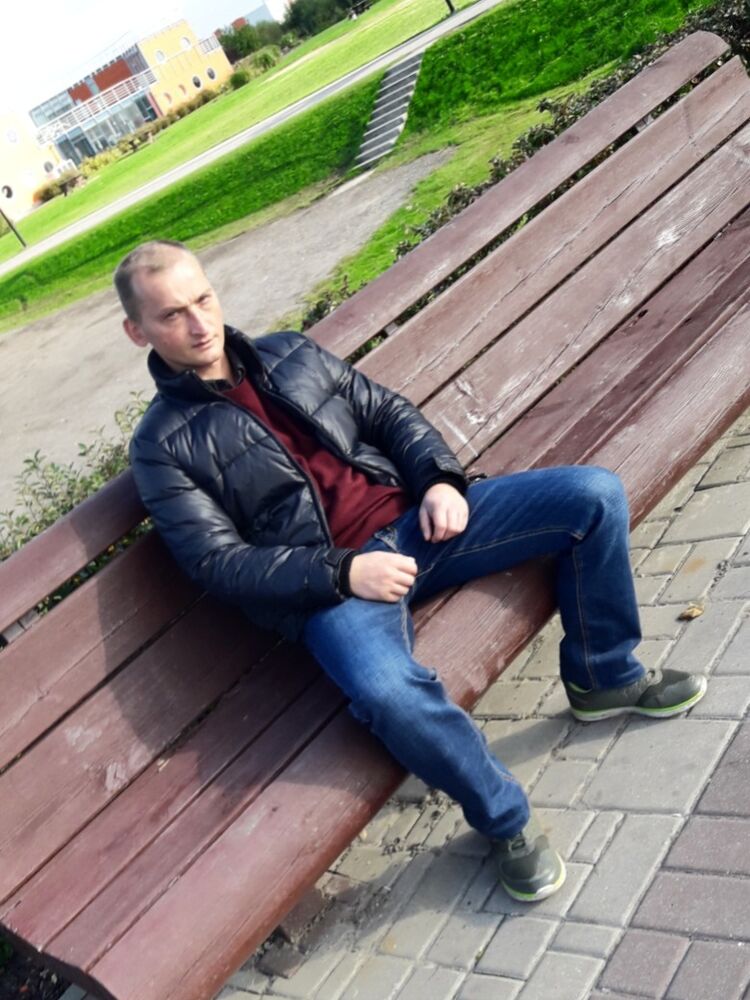  ,   Mark, 46 ,   ,   
