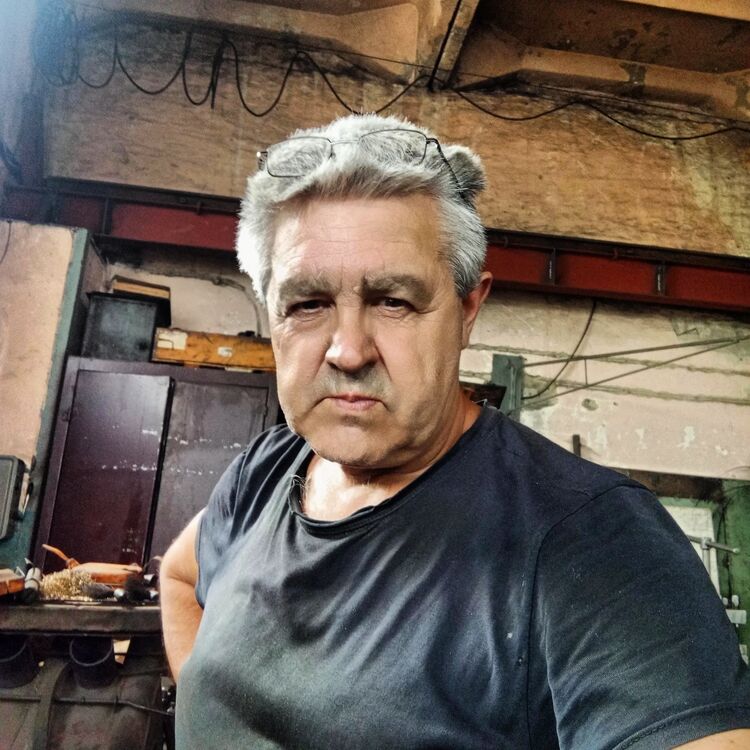  47734844  Urij, 60 ,    