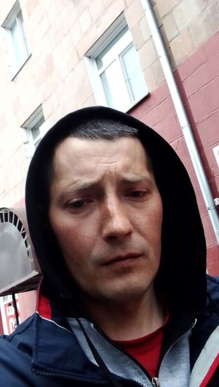  47205534  Denis, 34 ,    
