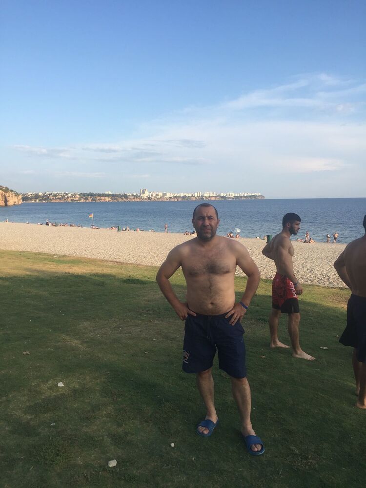  37627524  Ramiz, 44 ,    