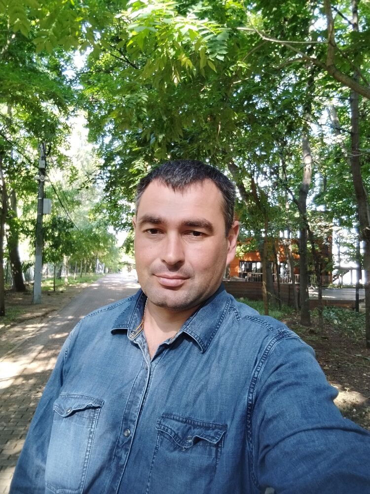  46267744  Grigory, 40 ,    