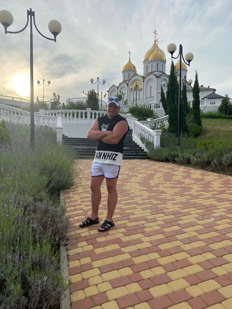  38214054  Anton, 34 ,    