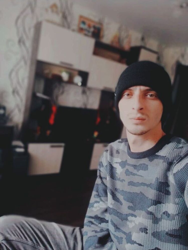  39179284  Boris, 30 ,    