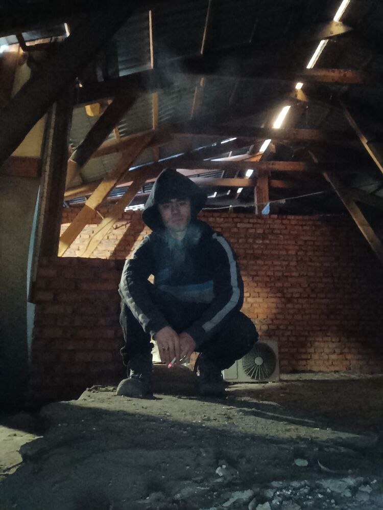  ,   Denis, 20 ,   c 