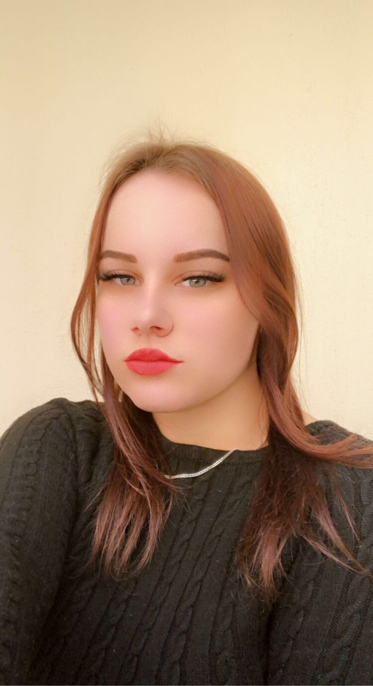  33027914  Ekaterina, 22 ,    