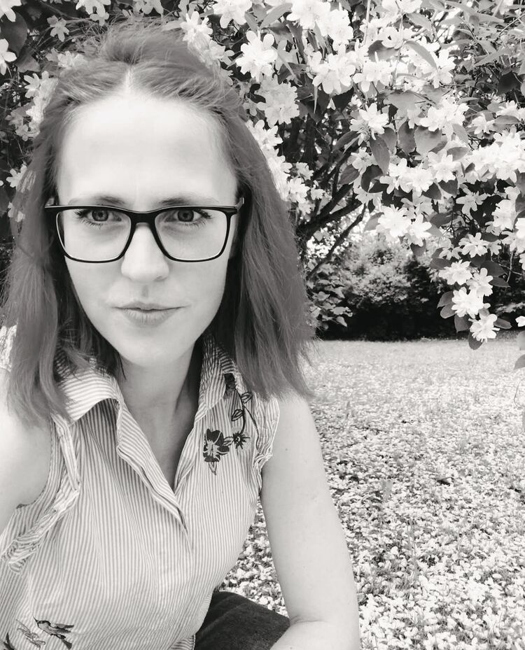  54446174  Sigita, 31 ,    