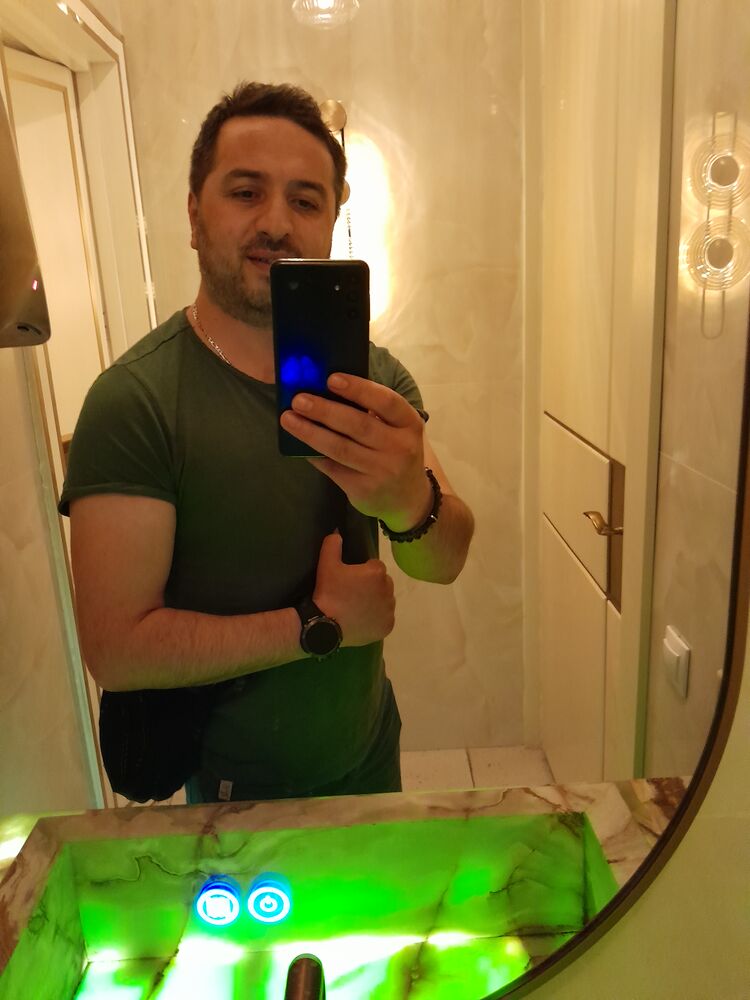  52930524  Serkan, 40 ,    