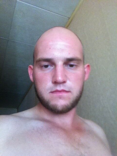  7725464  Artur, 36 ,    