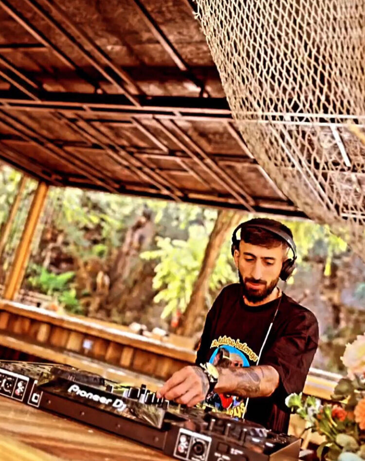  53846404  Easy, 34 ,    