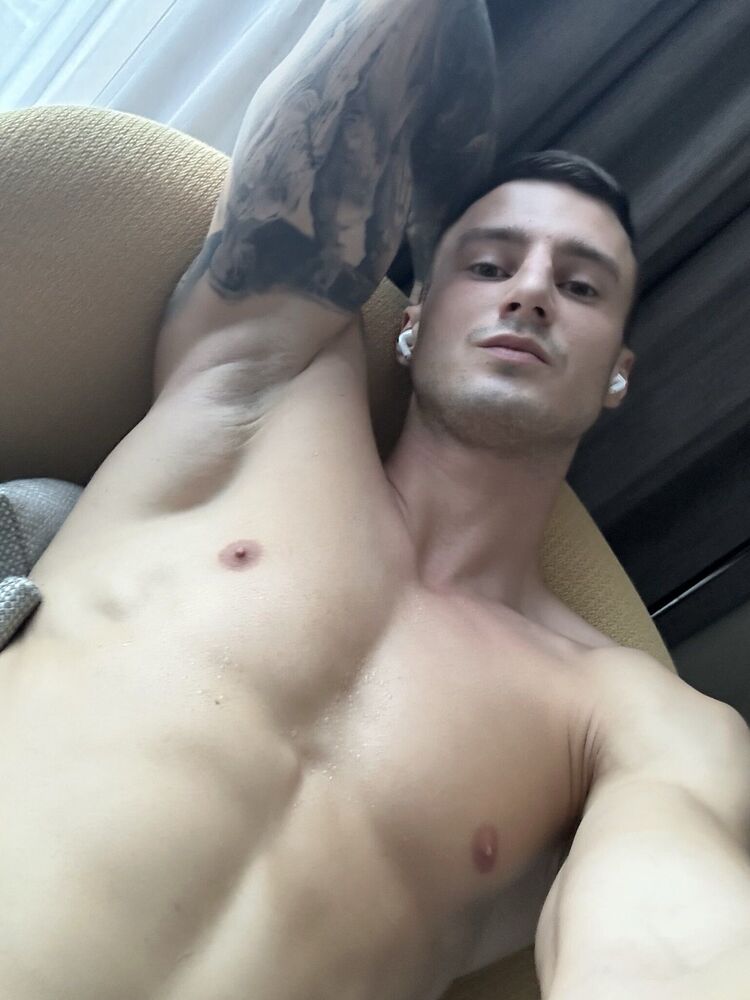  52834624  , 35 ,    