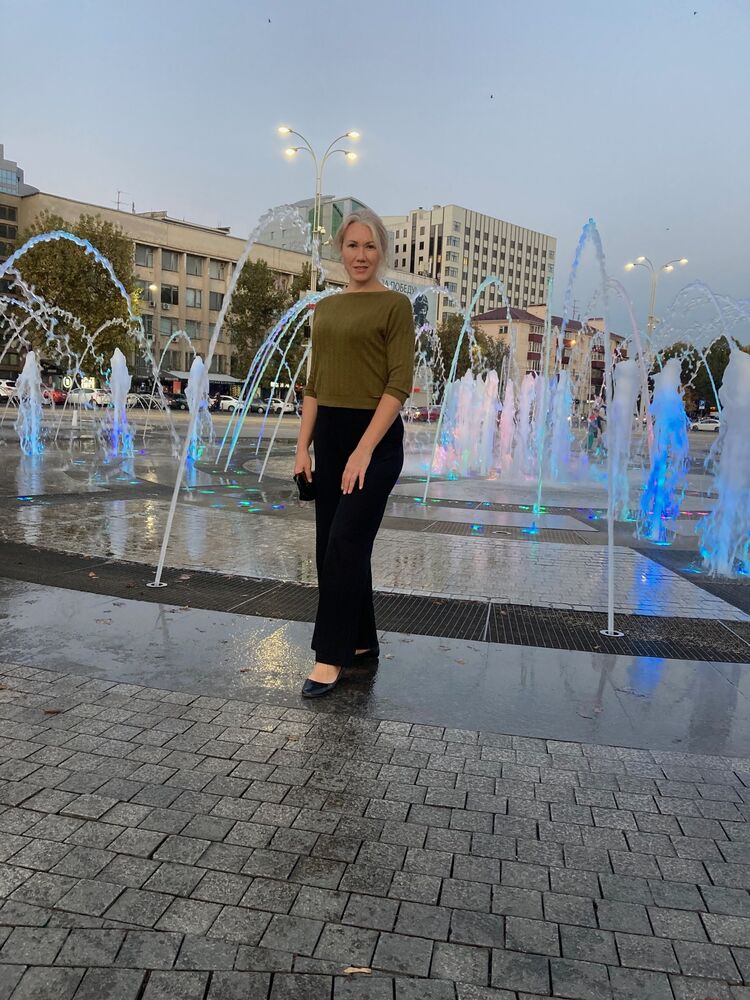  39152374  Mari, 42 ,    