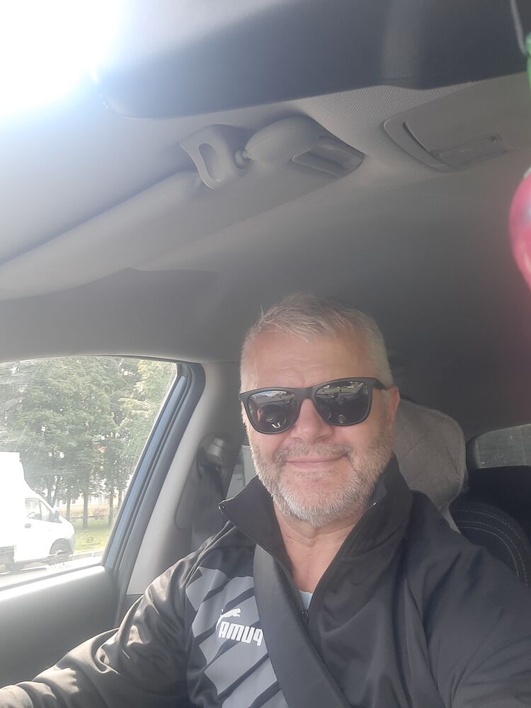  52436864  Jovan, 61 ,    -