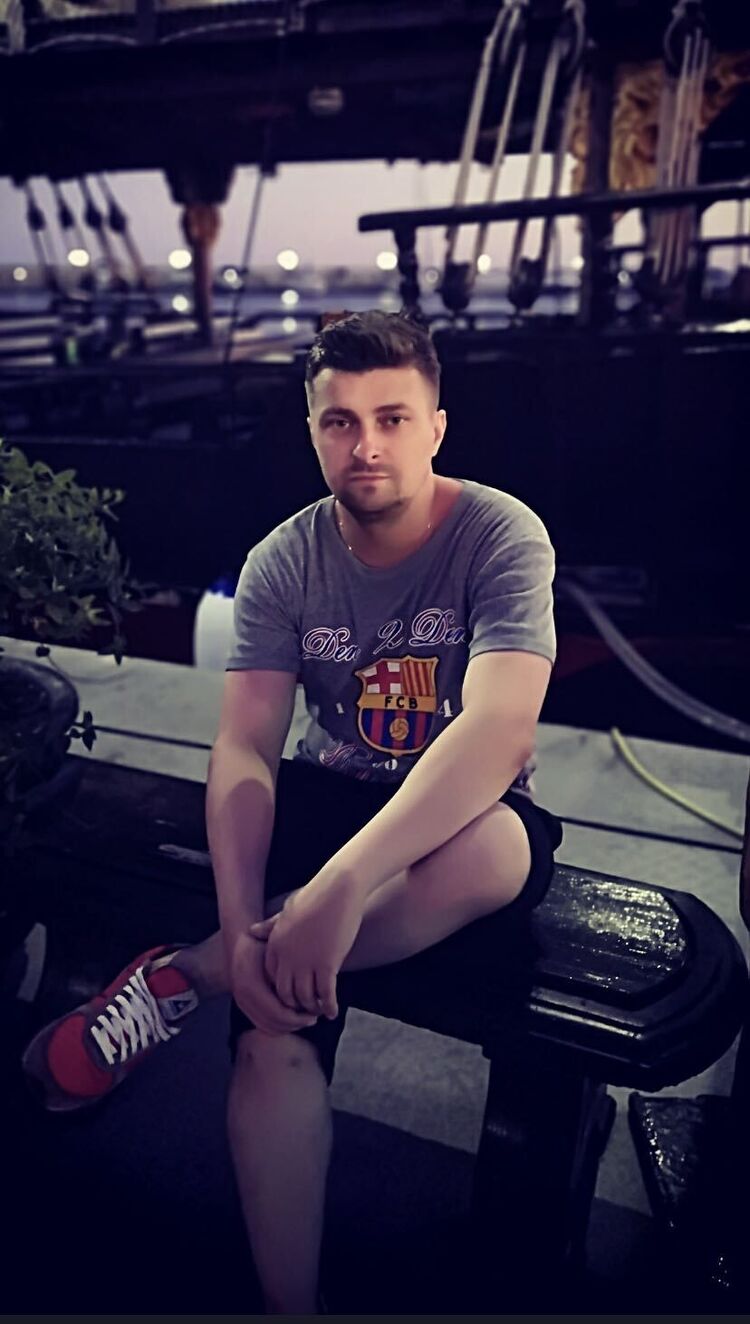  -,   Denis, 40 ,   ,   , c 