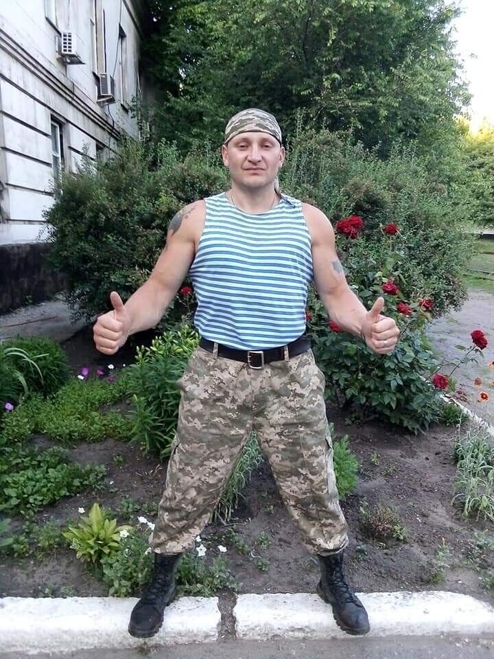  20852914  VLADIMIR, 42 ,    
