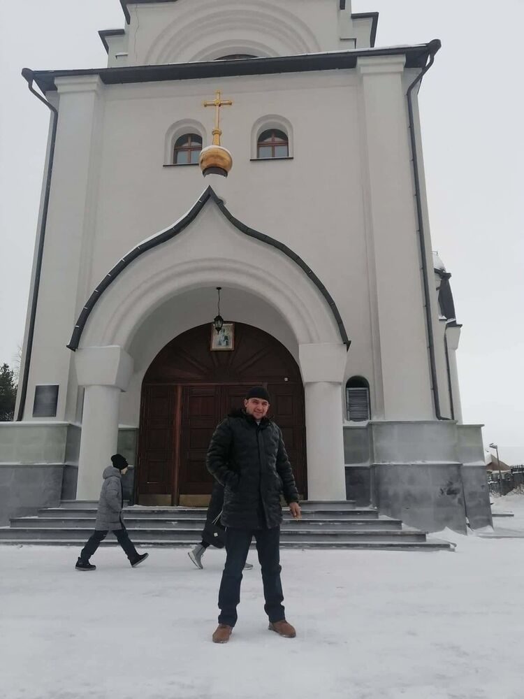  18618234  Hayk, 39 ,    