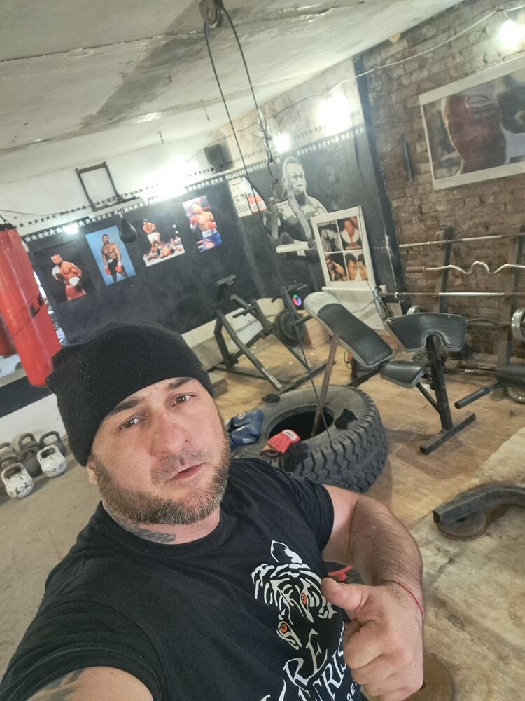  44381814  , 40 ,    
