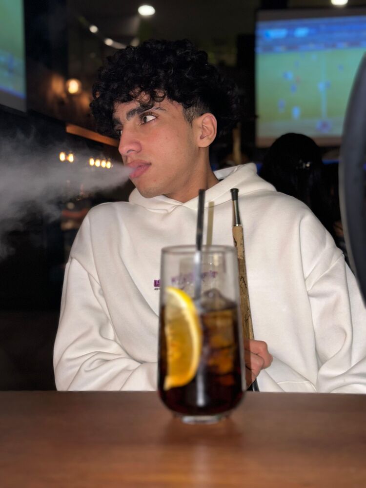 48484544  Mohamed, 20 ,    