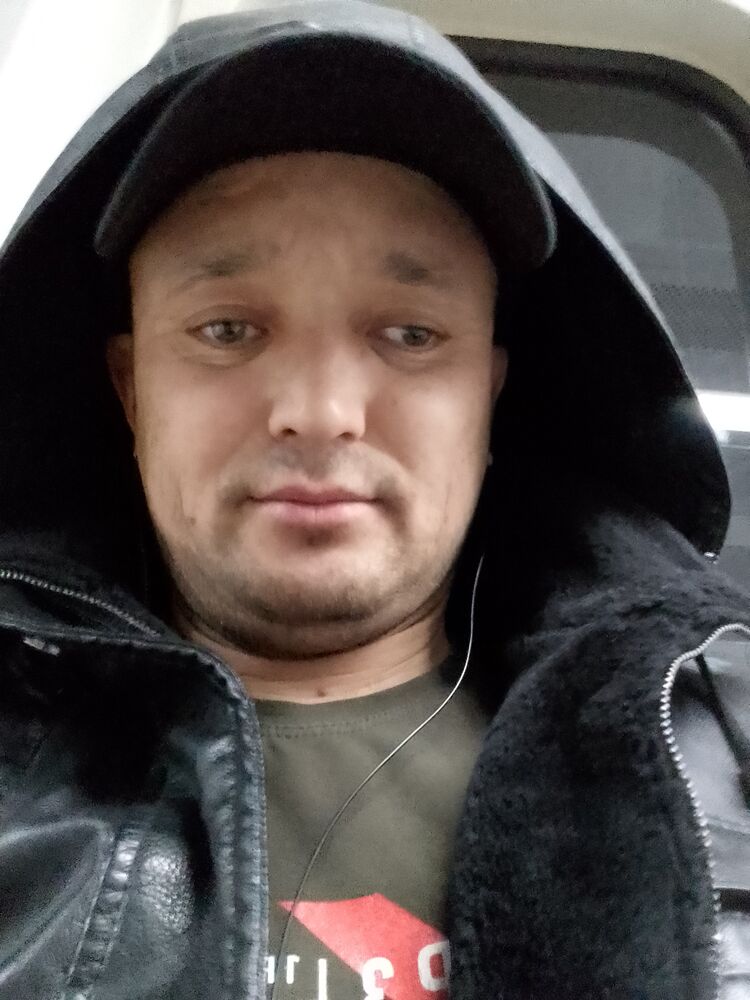  31617394  Zafar, 44 ,    