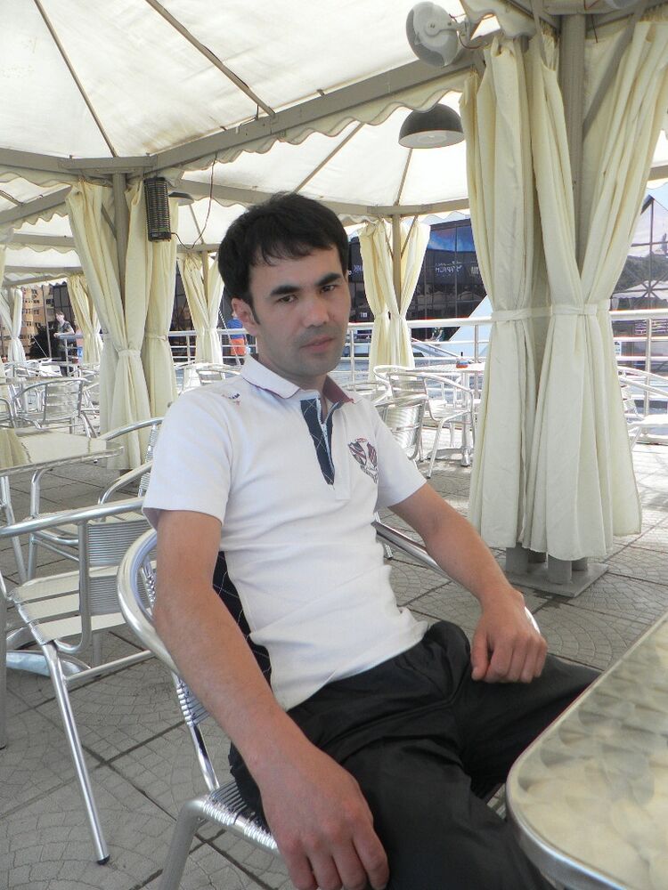  23560734  Malik, 42 ,    