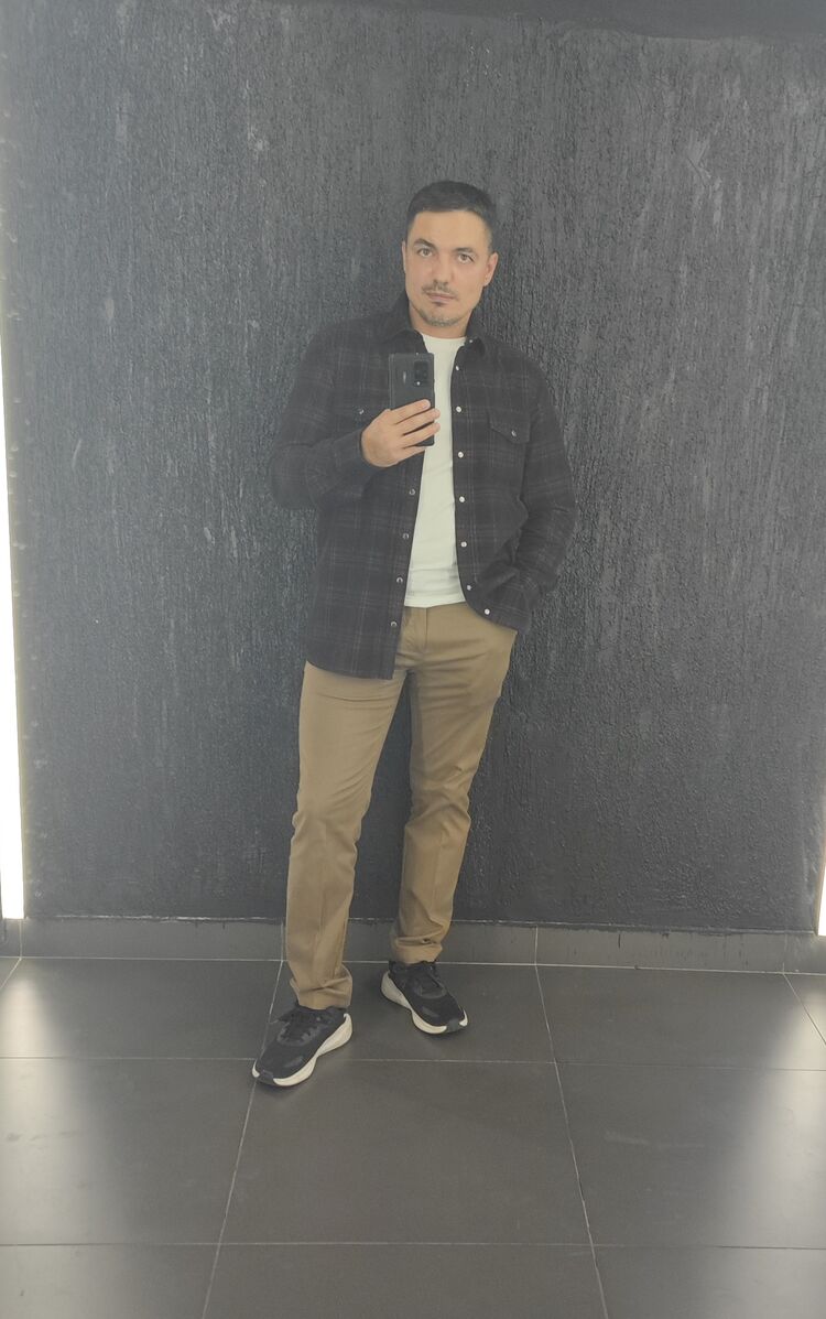  53449484  Ilya, 38 ,    