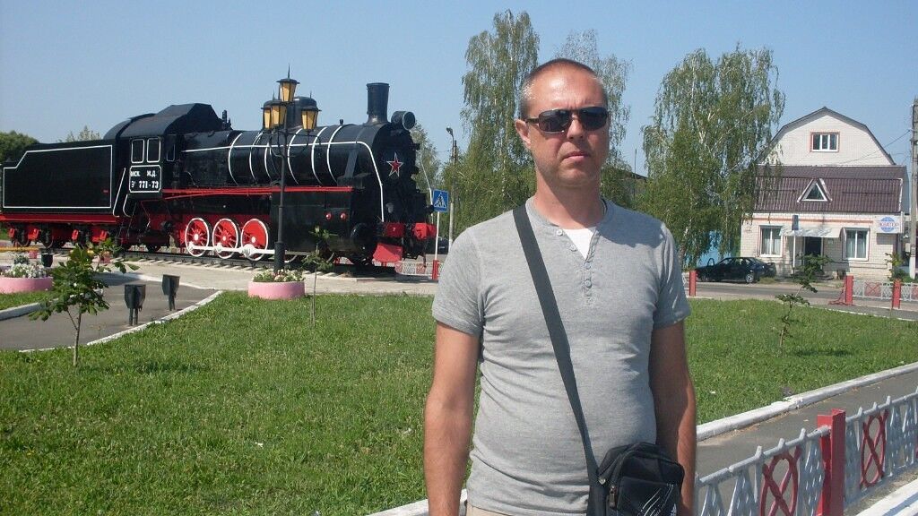  ,   Alex, 51 ,   ,   , c 