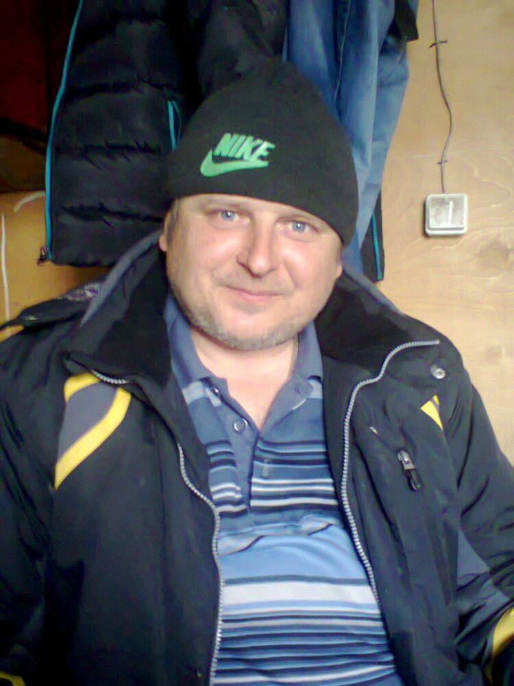 7343174  Den, 46 ,    