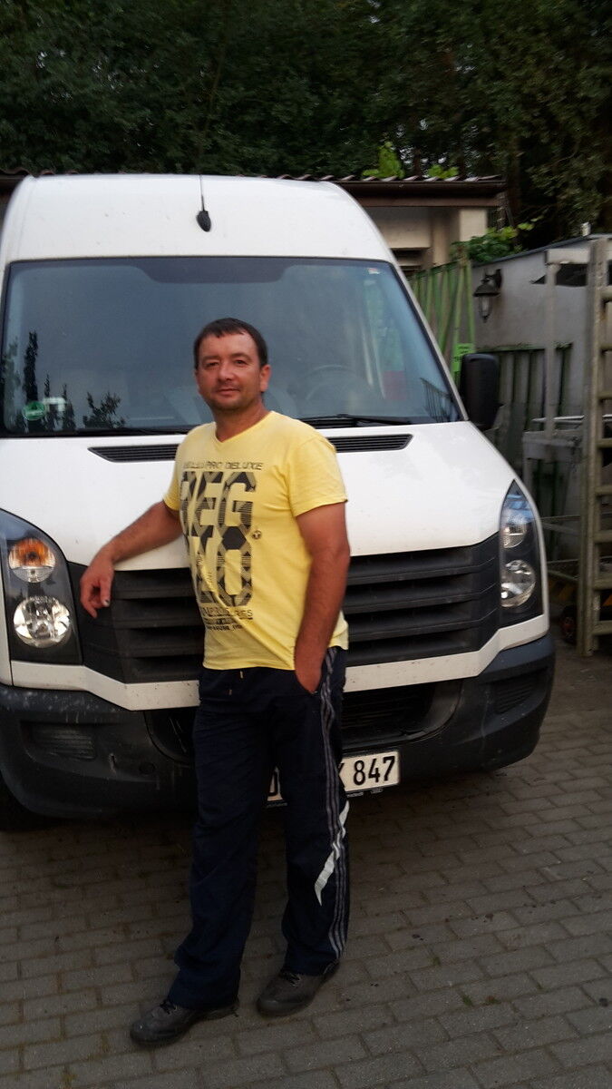  ,   Valentin, 45 ,     , c 