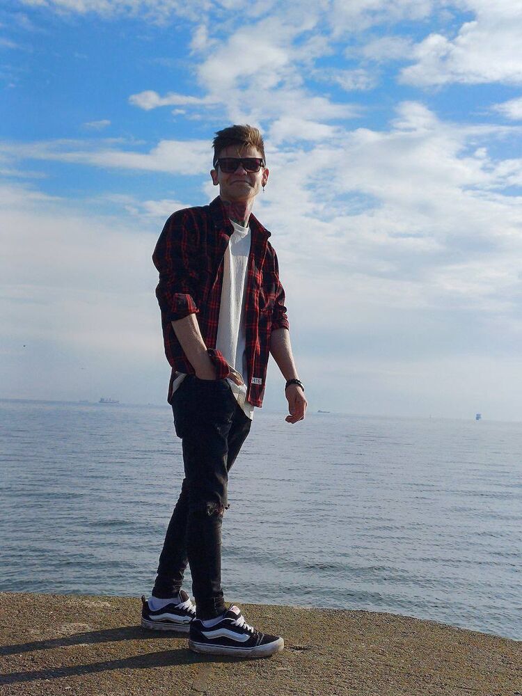  ,   Artem, 26 ,   