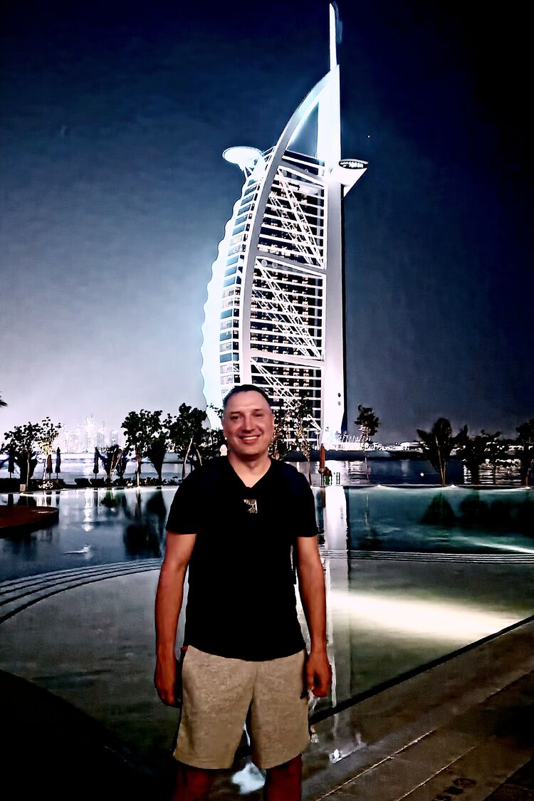  54695624  Eugene, 40 ,    