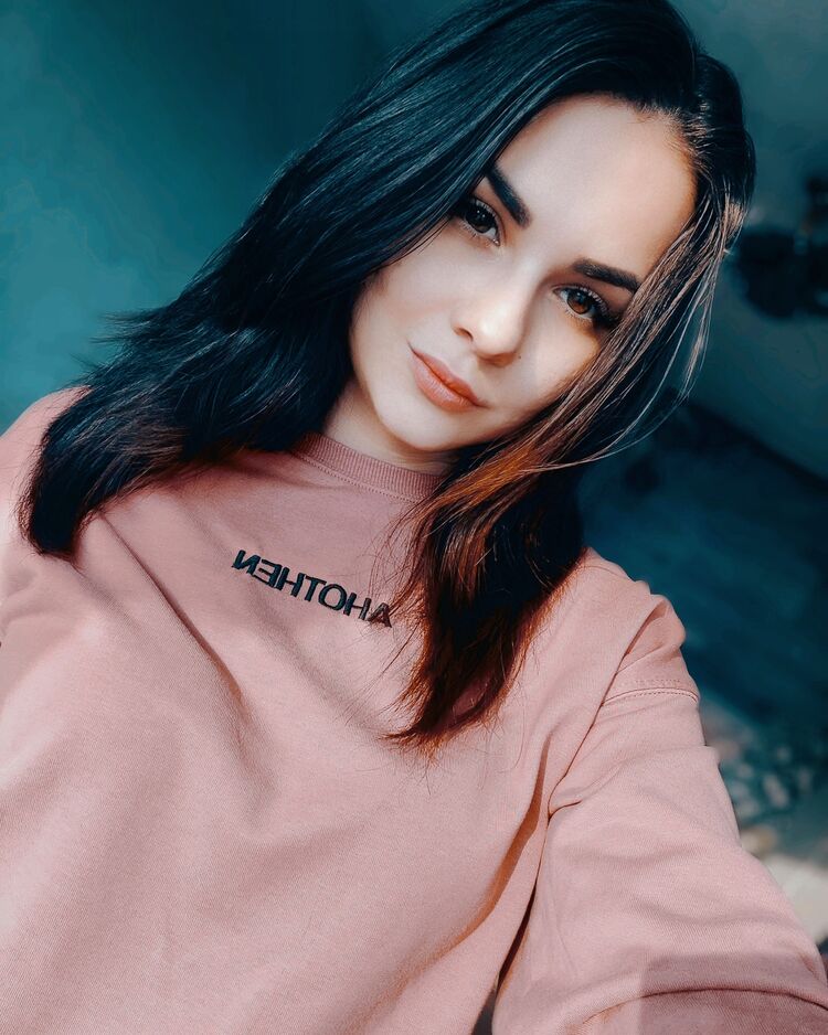 29900844  Veronika, 25 ,    