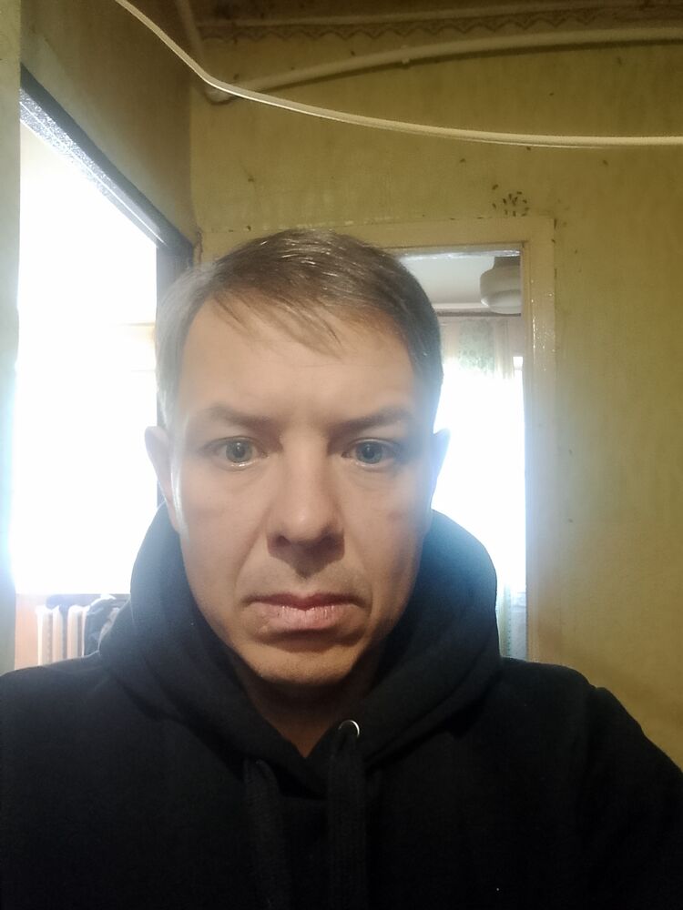  46983404  , 42 ,    