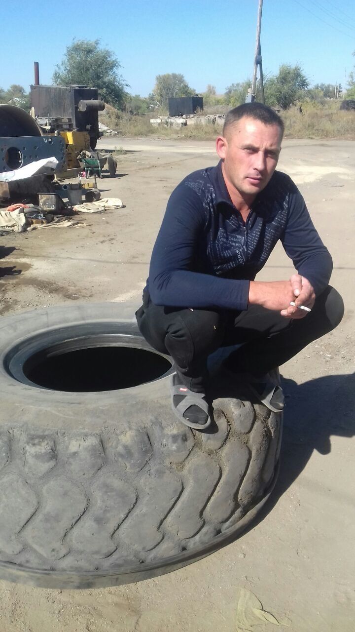  ,   Petr, 42 ,   ,   , c 
