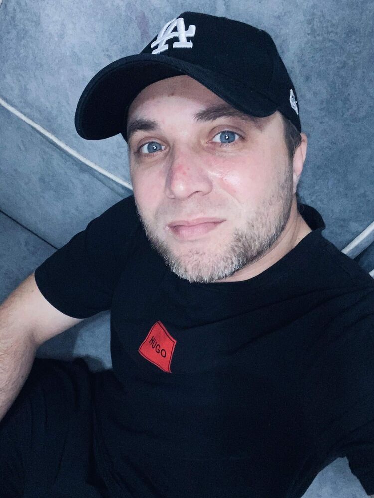  47270064  Ruslan, 37 ,     