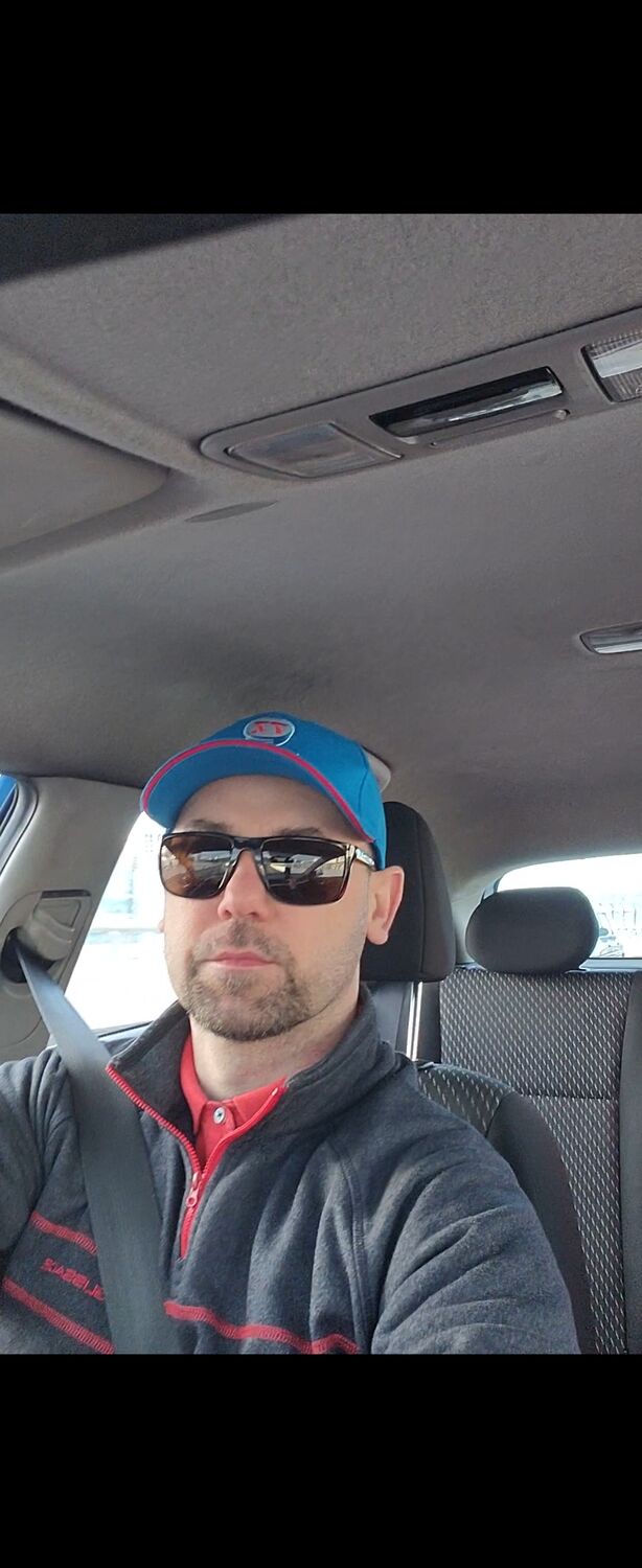  ,   Igor, 40 ,   c 