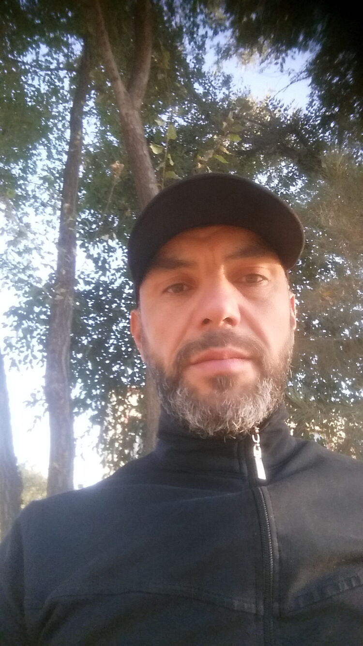  28276914  Bahrom, 49 ,    