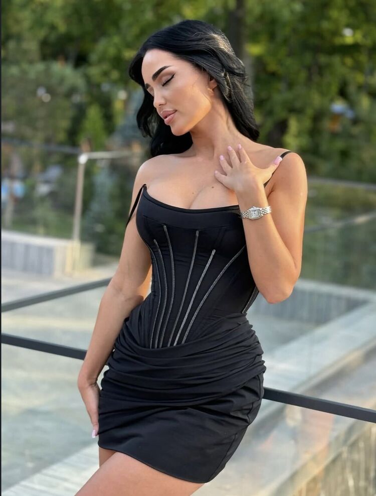  53168844  Nurlana, 31 ,    