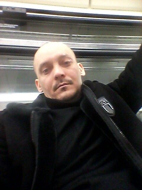  15464864  Makcum, 40 ,    