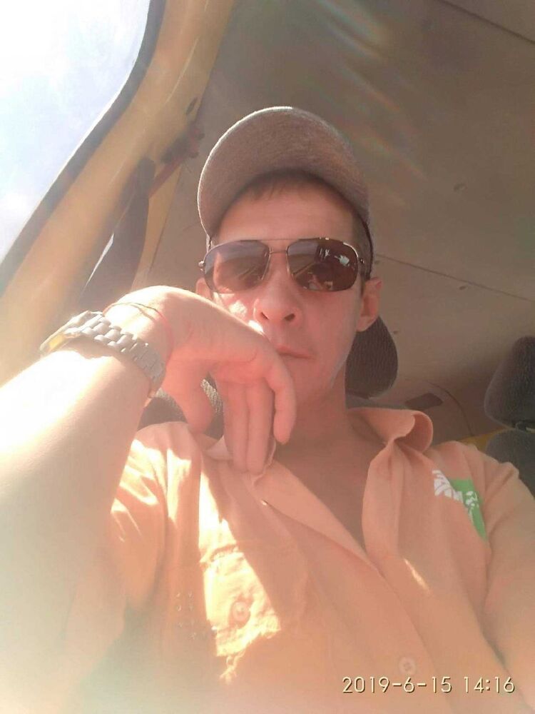  24166284  Dmitrii, 43 ,    
