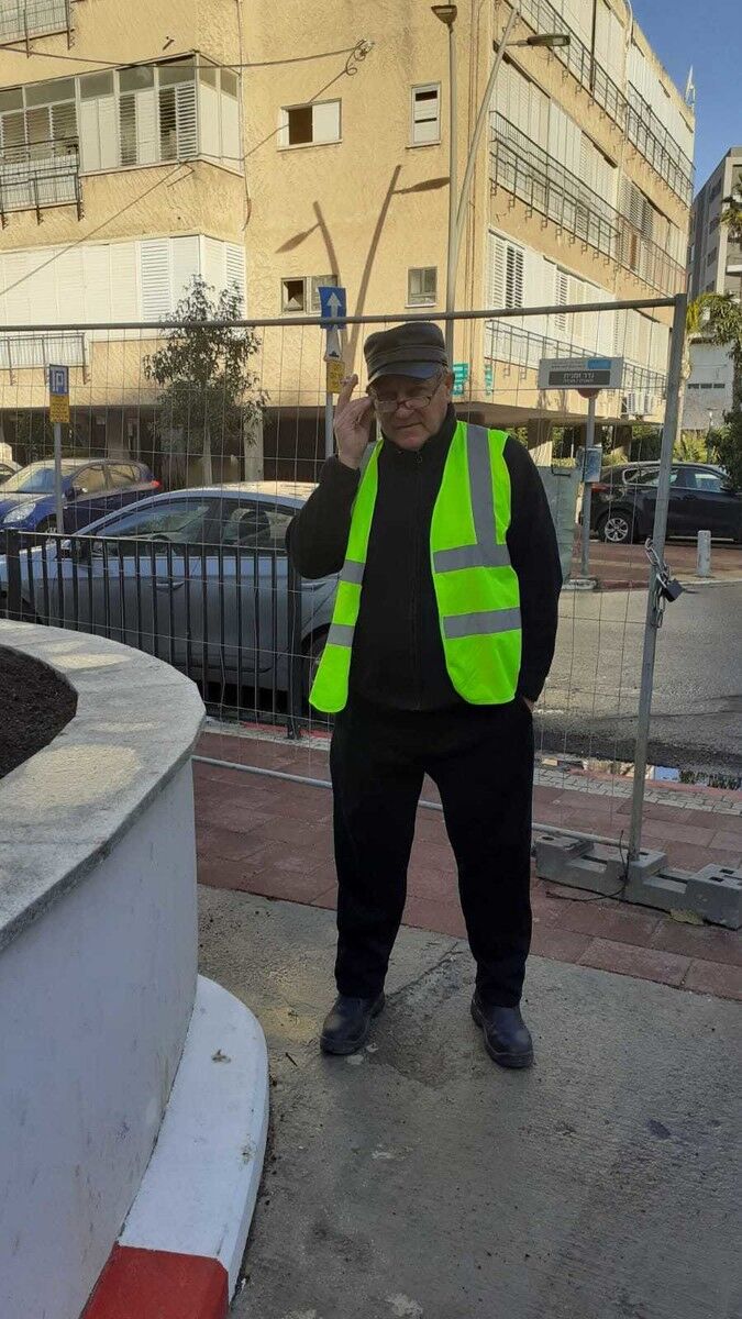  Azor,   Albert, 65 ,     , c 