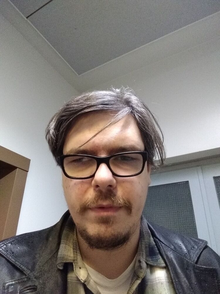  21736594  Anatoli, 37 ,    