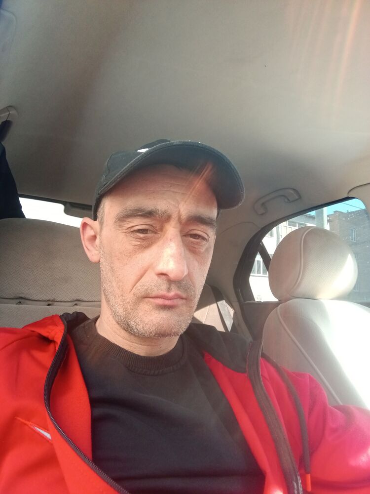  43471944  Kostyan, 39 ,    