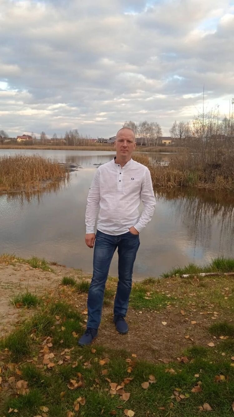  36712374  Oleg, 39 ,    