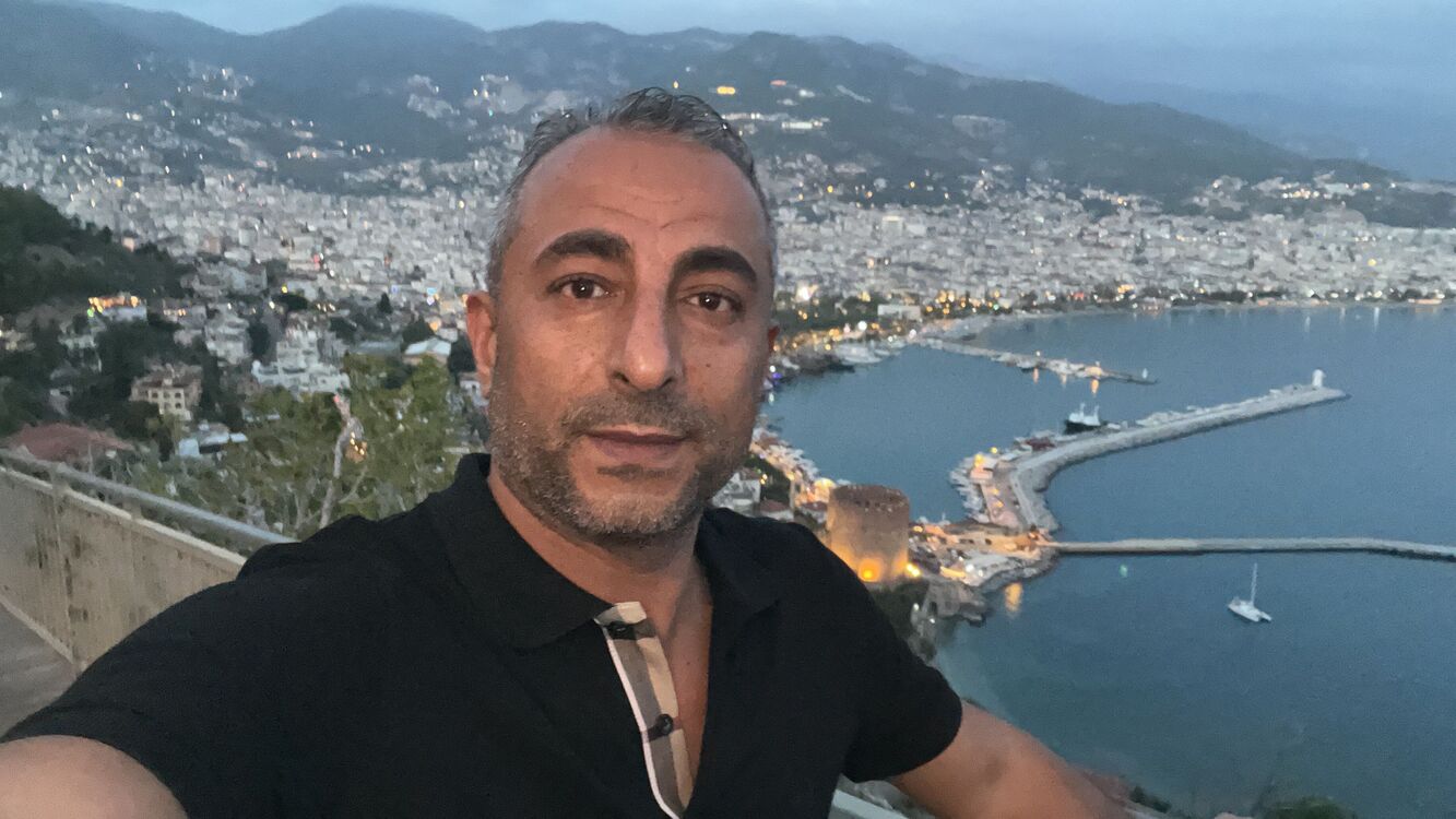  Alanya,   John black, 39 ,   ,   