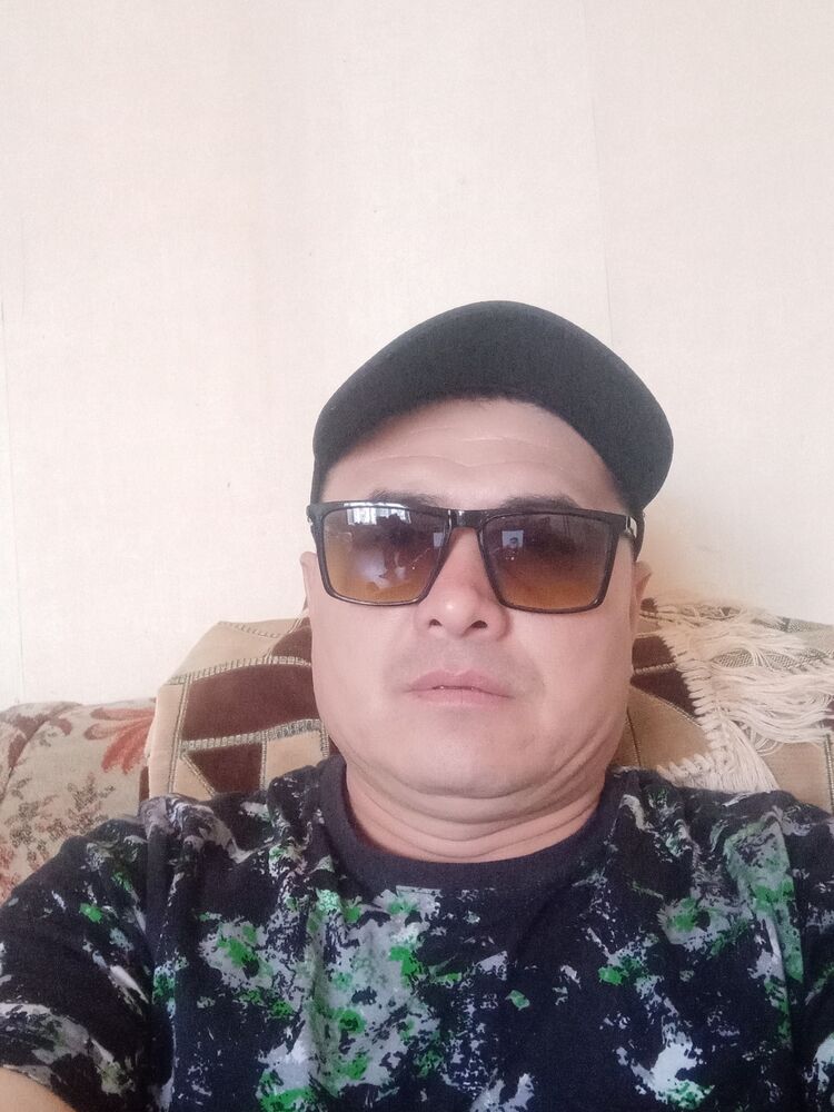  34754384  Gayratbek, 40 ,    