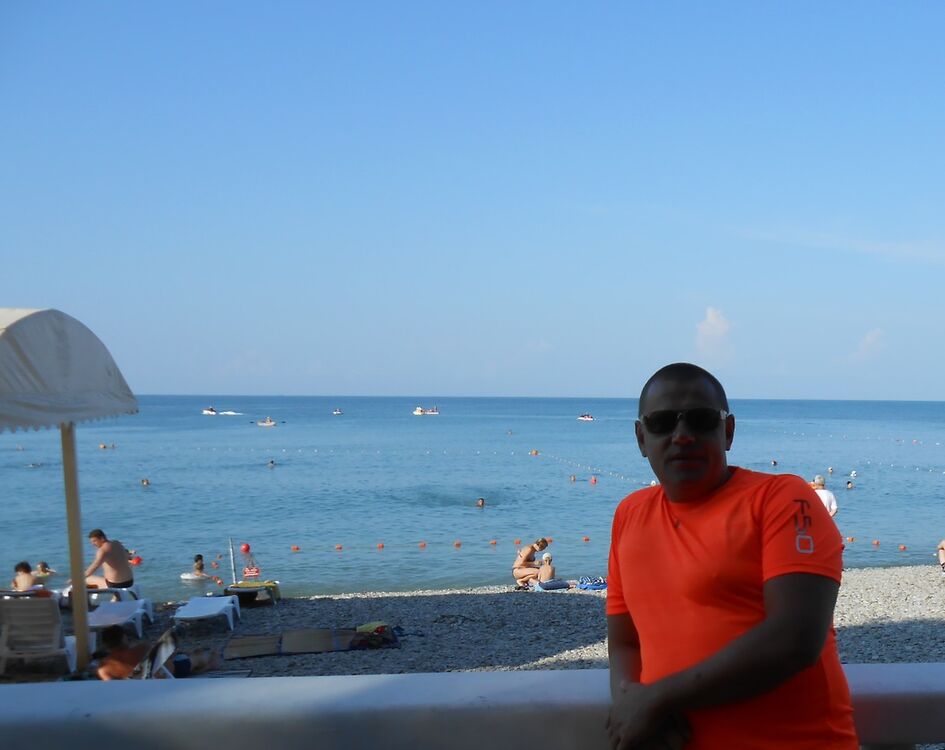  4715384  Sergei, 44 ,    