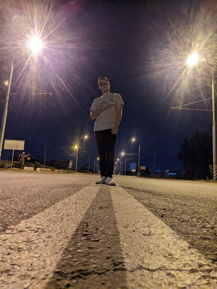  ,   Viktor, 22 ,   ,   