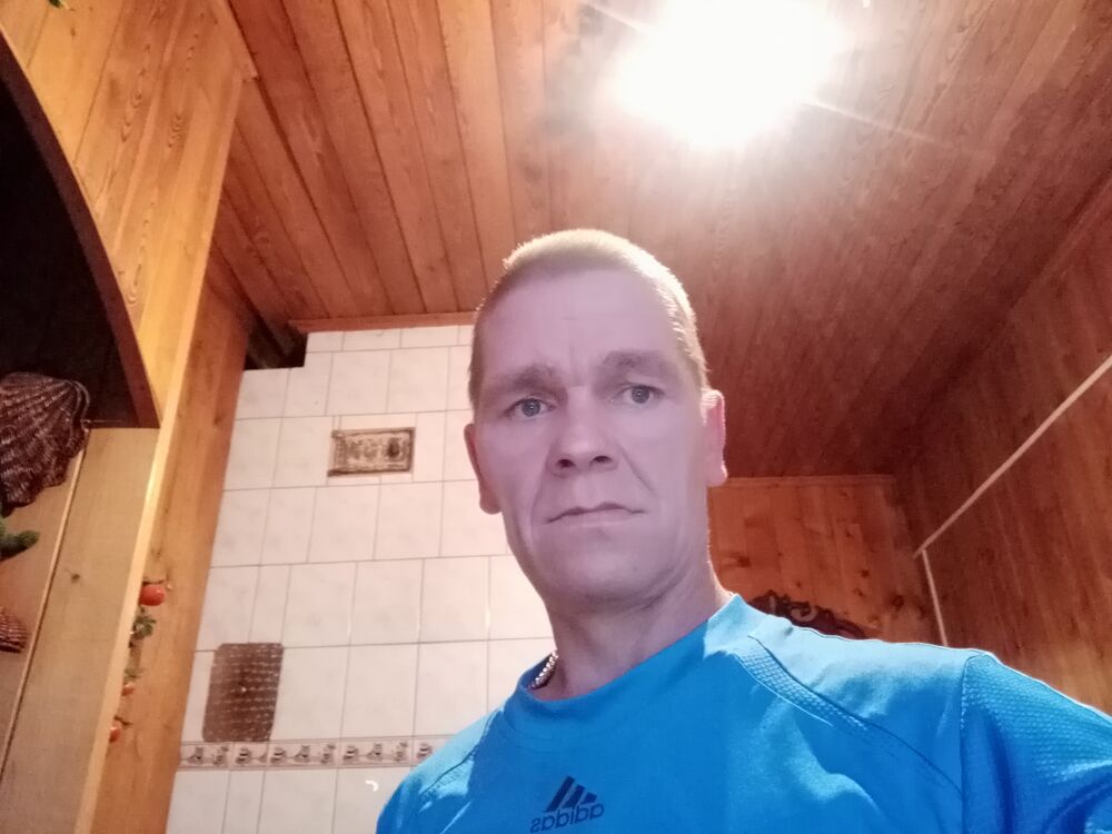  23959364  Sergei, 51 ,     